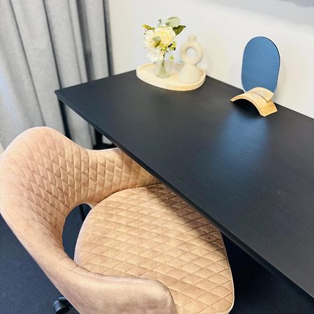 Elbapartment 29 Qm Mit Eigenem Badezimmer Hamburg Bagian luar foto