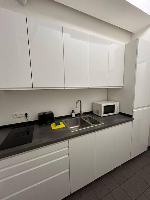 Elbapartment 29 Qm Mit Eigenem Badezimmer Hamburg Bagian luar foto